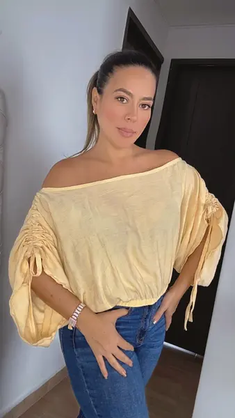 Blusa - Cuello Bandeja