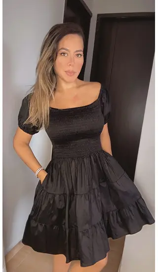 Vestido Corto - Tono Oscuro