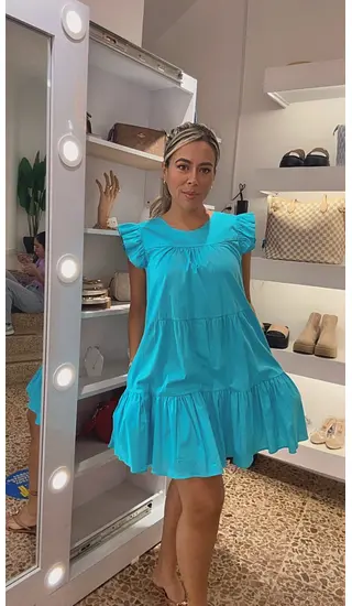 Bata Azul Clásica Y Sofisticada.